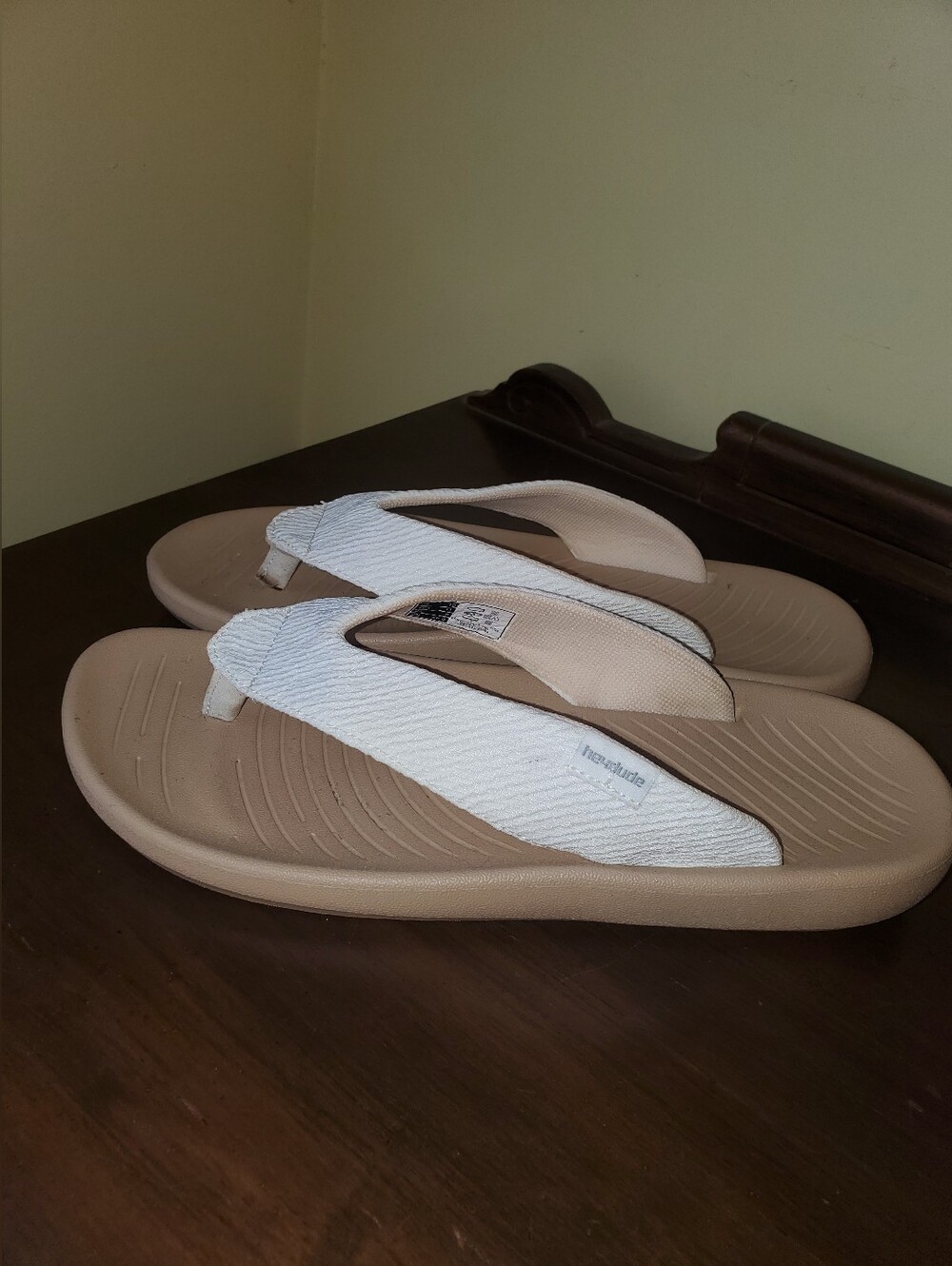 Hey Dude Meg Flip Flops Sandals Sz 10